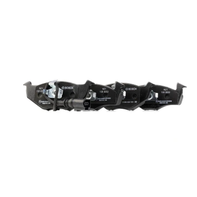 Bilde av BOSCH 0 986 424 723 Bremseklosser Low Metallic med integrert slitasjesensor antihyle blikk, kolbleklips VOLKSWAGEN: Polo IV Hatchback