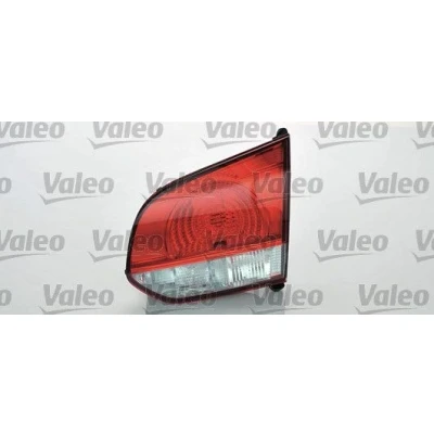 Bilde av VALEO 043880 Baklykter ORIGINAL PART venstre indre del med lyspære pæreholder VOLKSWAGEN: GOLF 6