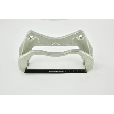 Bilde av FEBEST 0477C CY3AF Bremsecaliper Feste Holder framaksel MITSUBISHI: Lancer 8 Limousine